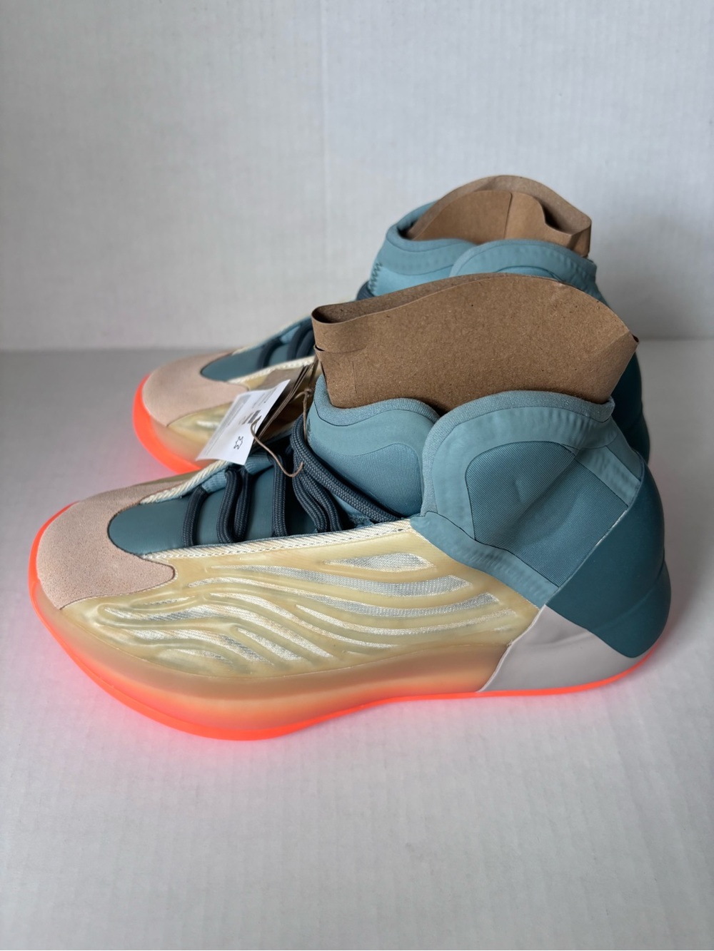 Yeezy size 5 NWT Quantum Basketball Shoes (HP6595)
